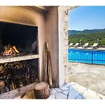 Krnic Olimpic Pool * Zadvarje