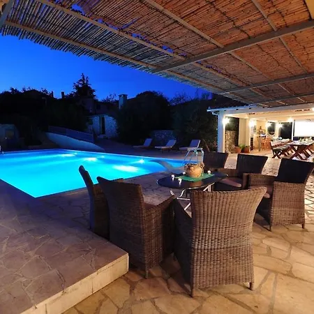 Hébergement de vacances Krnic Olimpic Pool