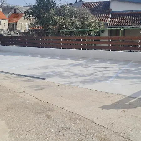Krnic Olimpic Pool * Zadvarje