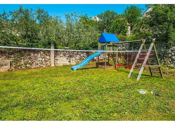Krnic Olimpic Pool Tatil Evi Zadvarje